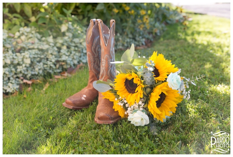 round barn farm wedding pardo photo