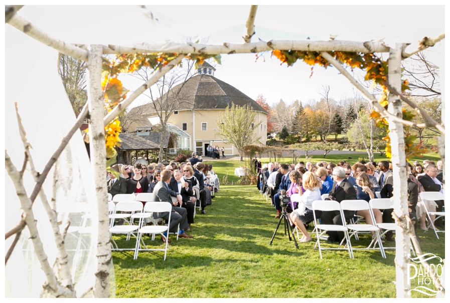 round barn farm wedding pardo photo